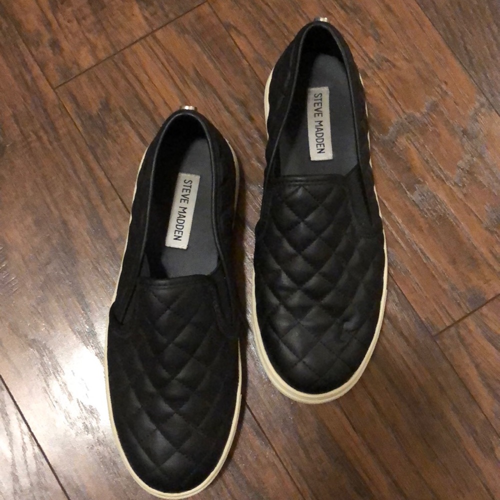 Steve Madden black sneakers